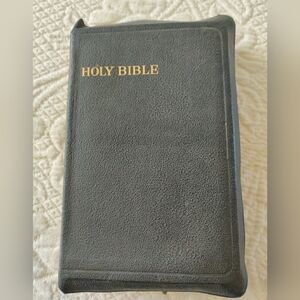 Holy Bible New And Old Testament Cambridge Leather Bound Pre-Owned 1929 Vintage
